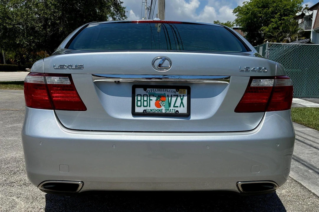 2009 Lexus LS 4th Gen - Image 4 of 31