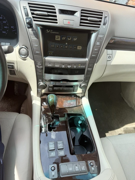 2009 Lexus LS 4th Gen - Image 6 of 16