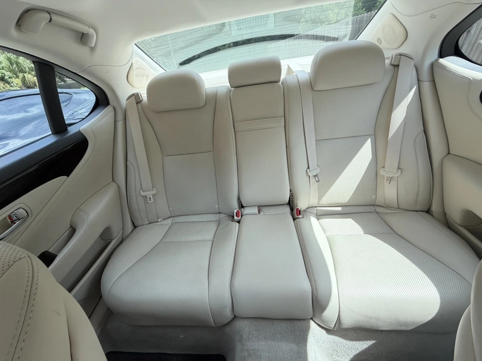 2009 Lexus LS 4th Gen - Image 12 of 16