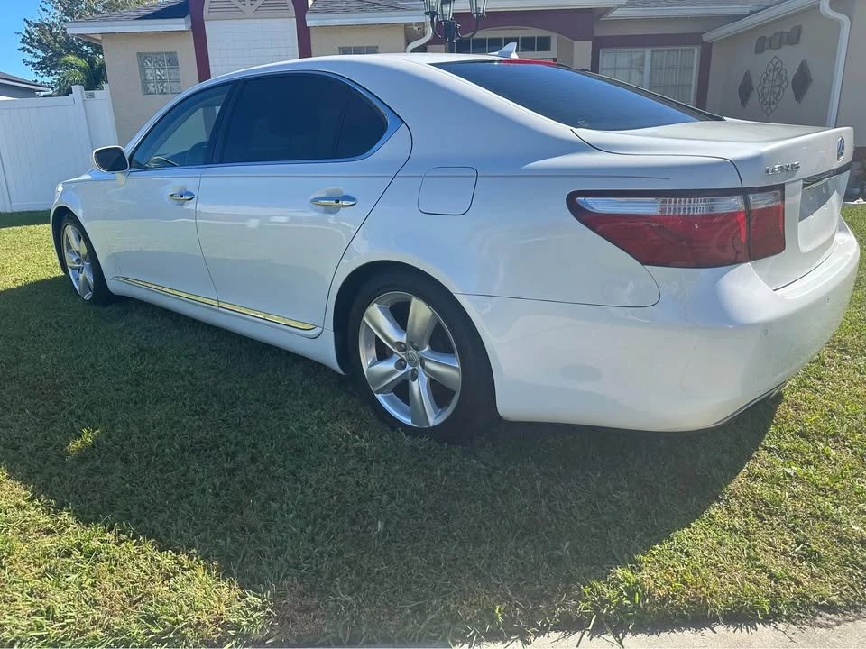 2009 Lexus LS 4th Gen - Image 4 of 15