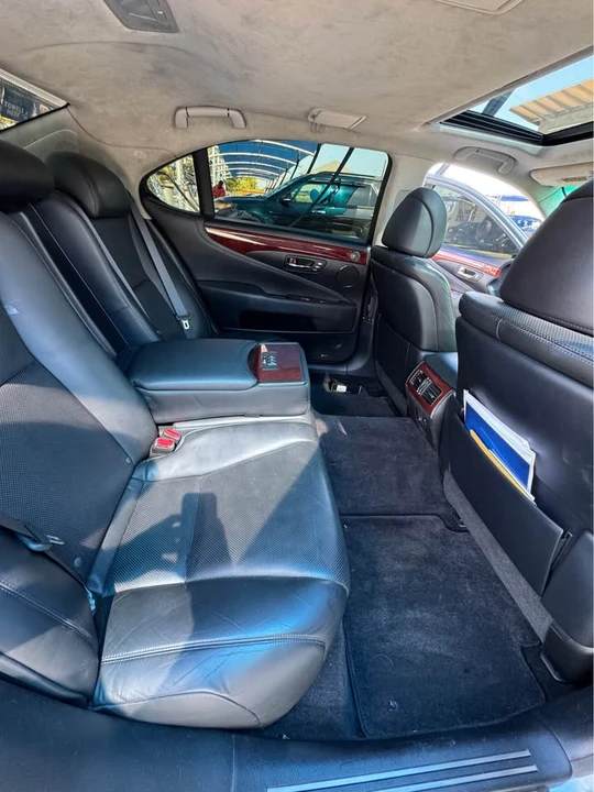 2009 Lexus LS 4th Gen - Image 11 of 15