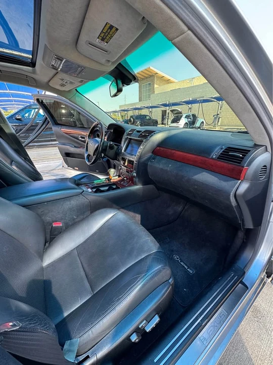 2009 Lexus LS 4th Gen - Image 12 of 15