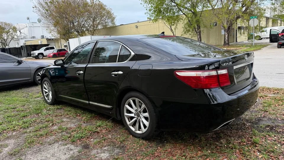 2009 Lexus LS 4th Gen - Image 4 of 8
