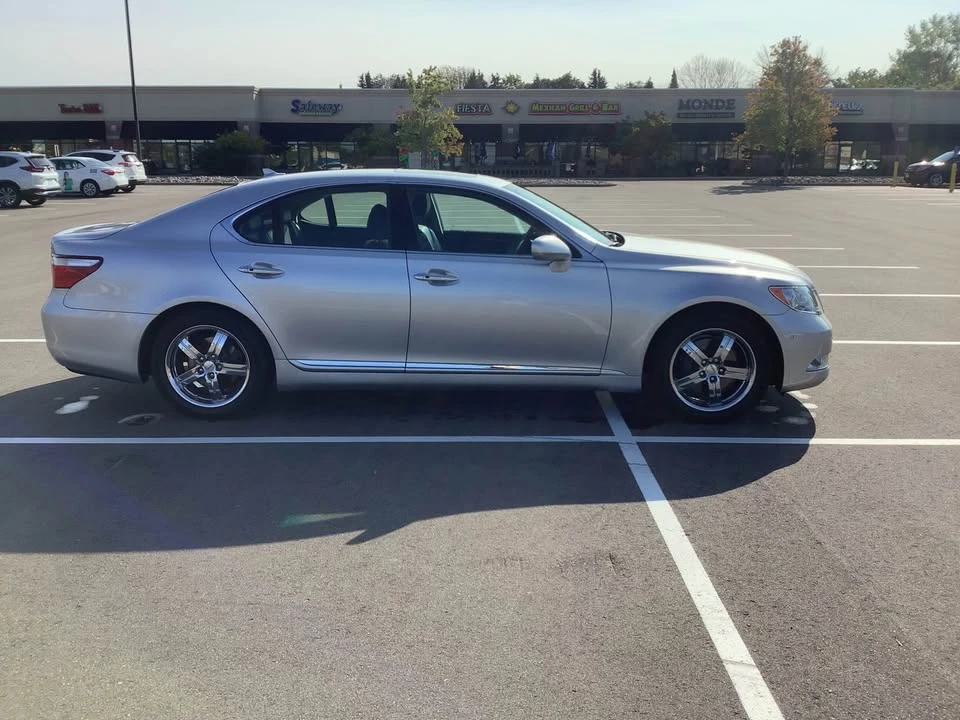 2009 Lexus LS 4th Gen - Image 4 of 10