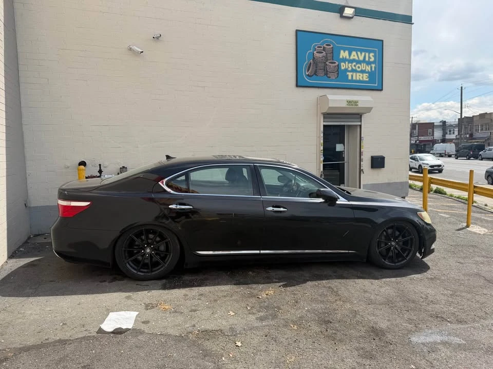 2009 Lexus LS 4th Gen - Image 11 of 14
