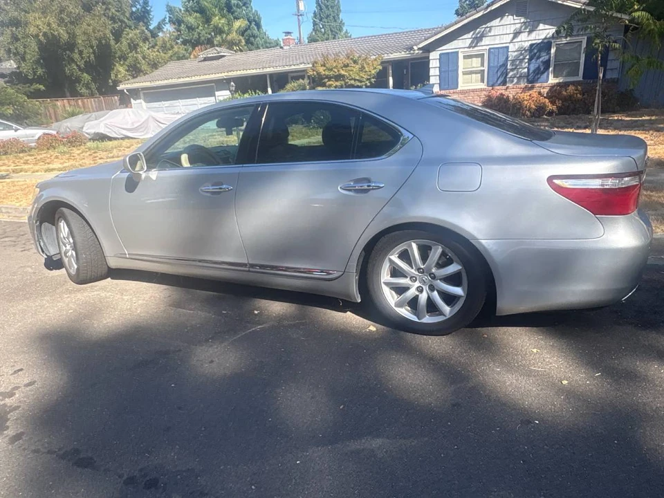 2009 Lexus LS 4th Gen - Image 3 of 8
