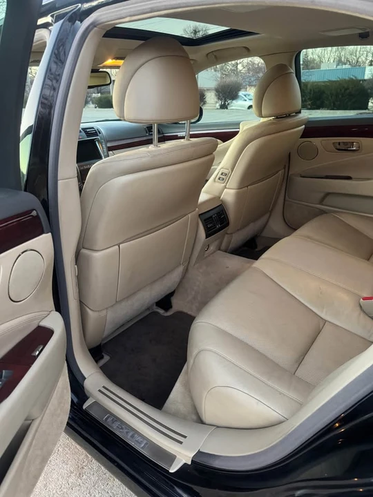 2009 Lexus LS 4th Gen - Image 7 of 12