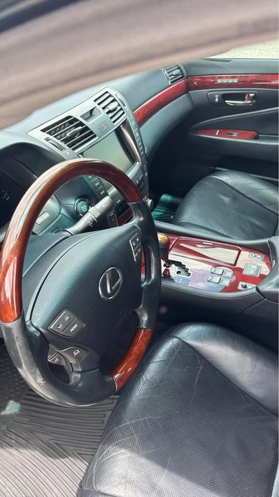 2009 Lexus LS 4th Gen - Image 15 of 16