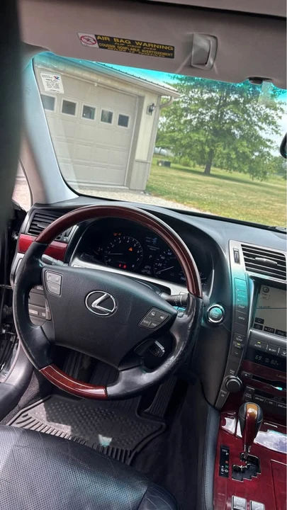 2009 Lexus LS 4th Gen - Image 10 of 16