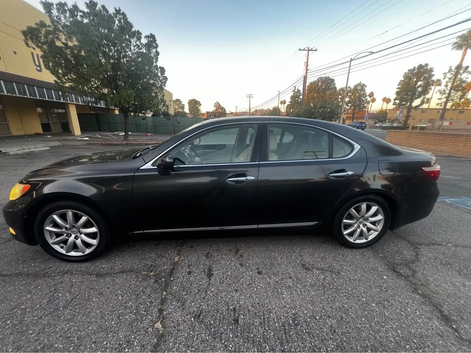 2009 Lexus LS 4th Gen - Image 2 of 17