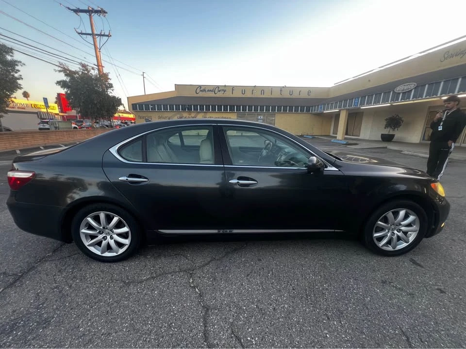 2009 Lexus LS 4th Gen - Image 3 of 17