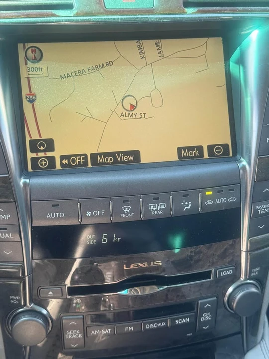 2009 Lexus LS 4th Gen - Image 11 of 13
