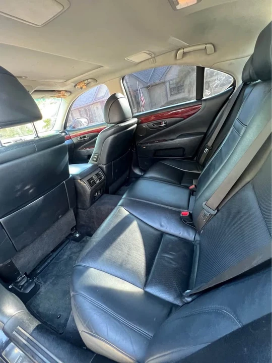 2009 Lexus LS 4th Gen - Image 11 of 16