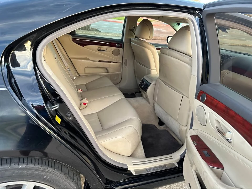 2009 Lexus LS 4th Gen - Image 13 of 19