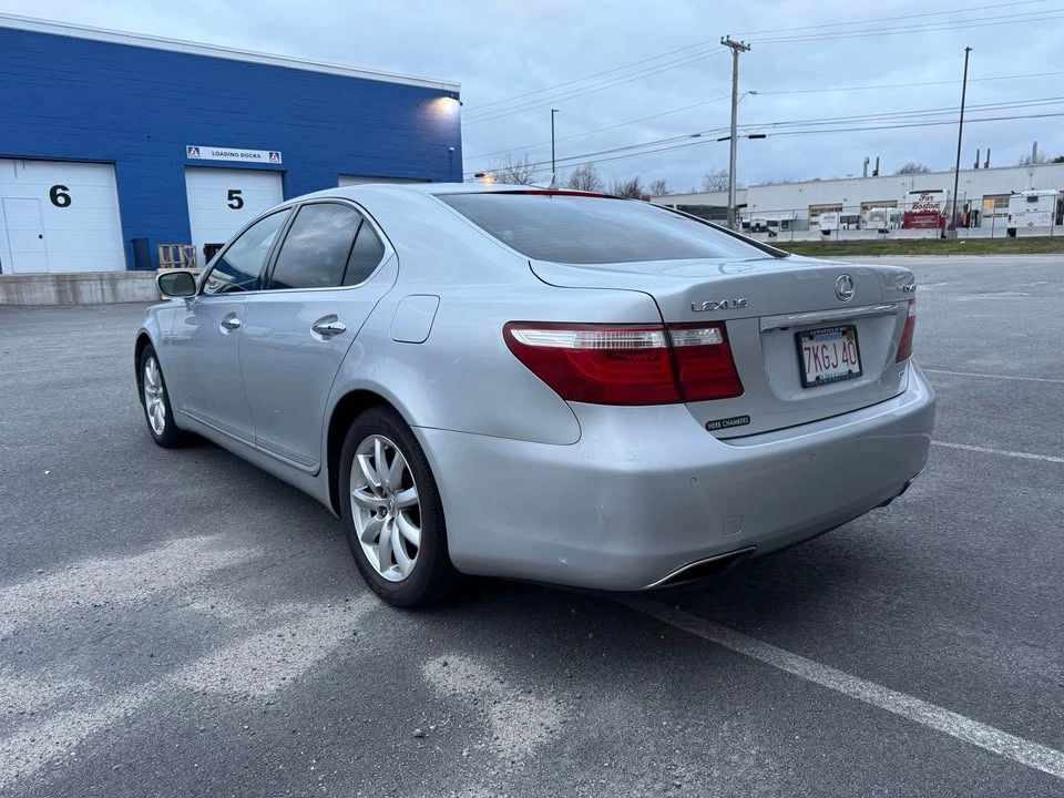 2009 Lexus LS 4th Gen - Image 5 of 20