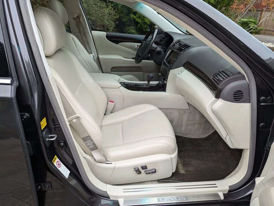 2009 Lexus LS 4th Gen - Image 16 of 17