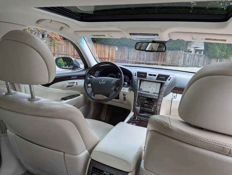 2009 Lexus LS 4th Gen - Image 14 of 17
