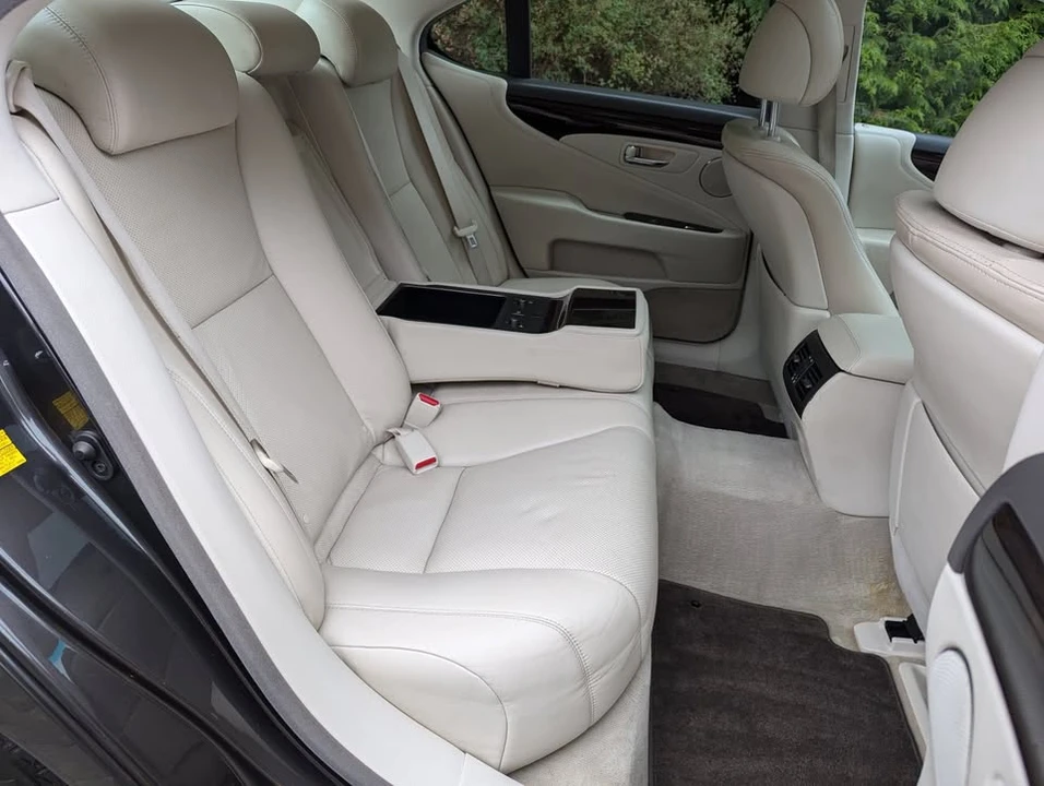2009 Lexus LS 4th Gen - Image 15 of 17