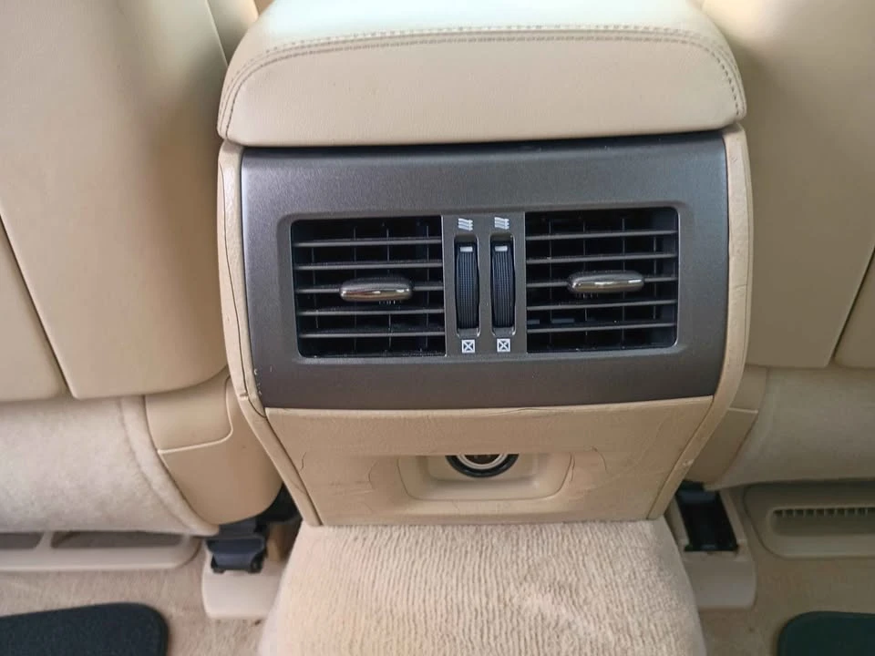 2009 Lexus LS 4th Gen - Image 10 of 11