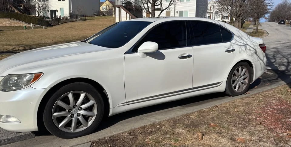 2009 Lexus LS 4th Gen - Image 4 of 10