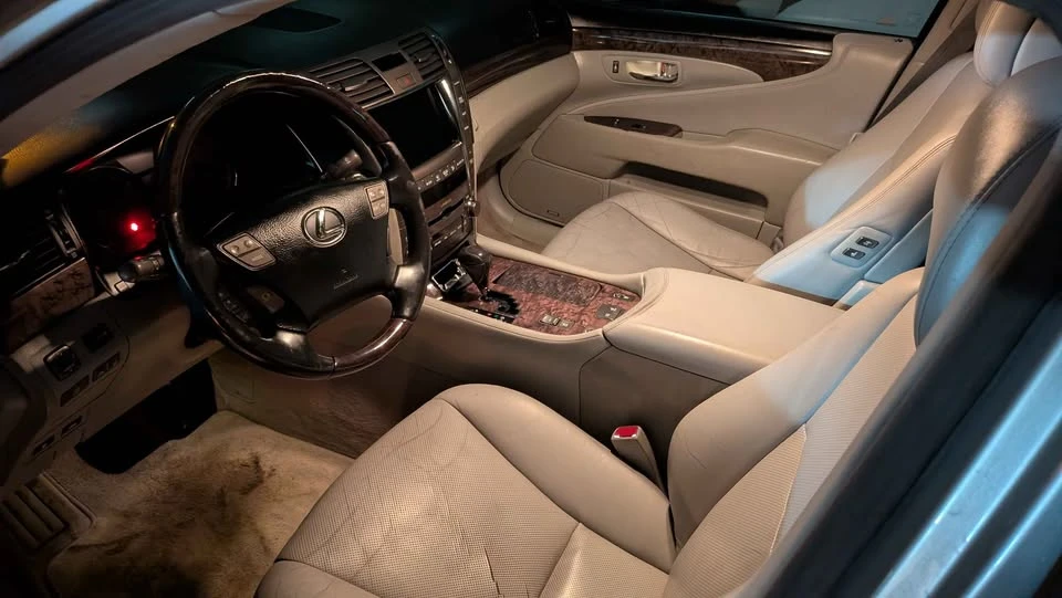 2009 Lexus LS 4th Gen - Image 5 of 6