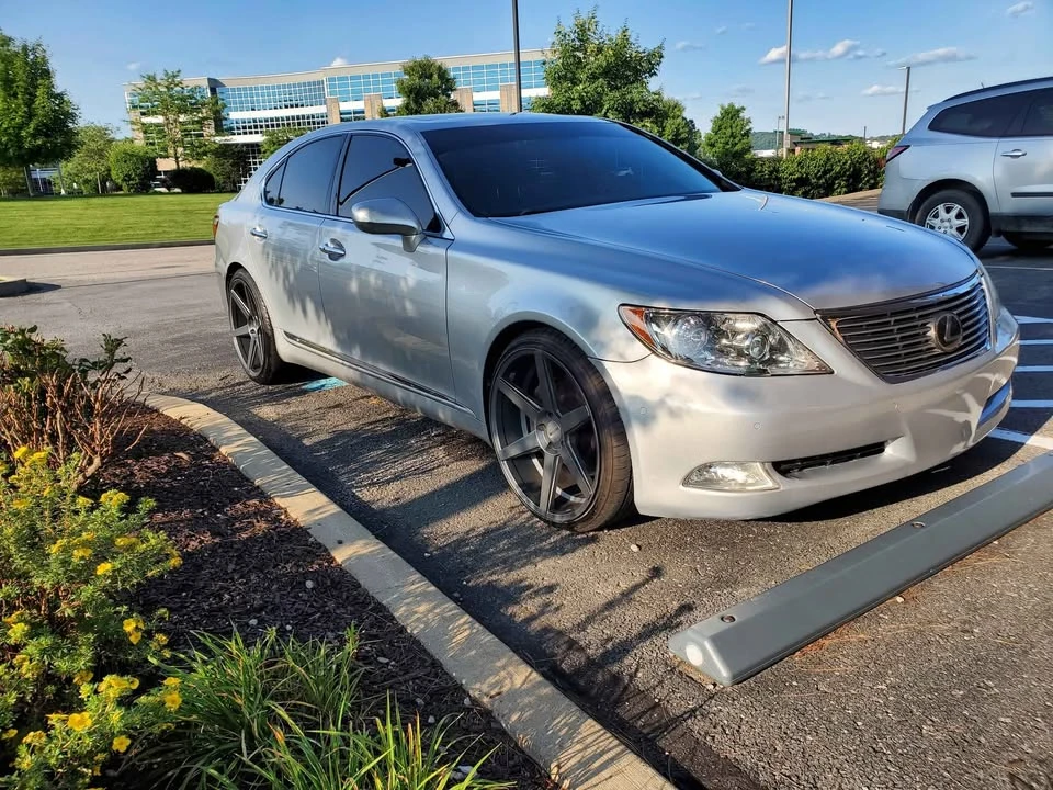2009 Lexus LS 4th Gen - Image 4 of 12