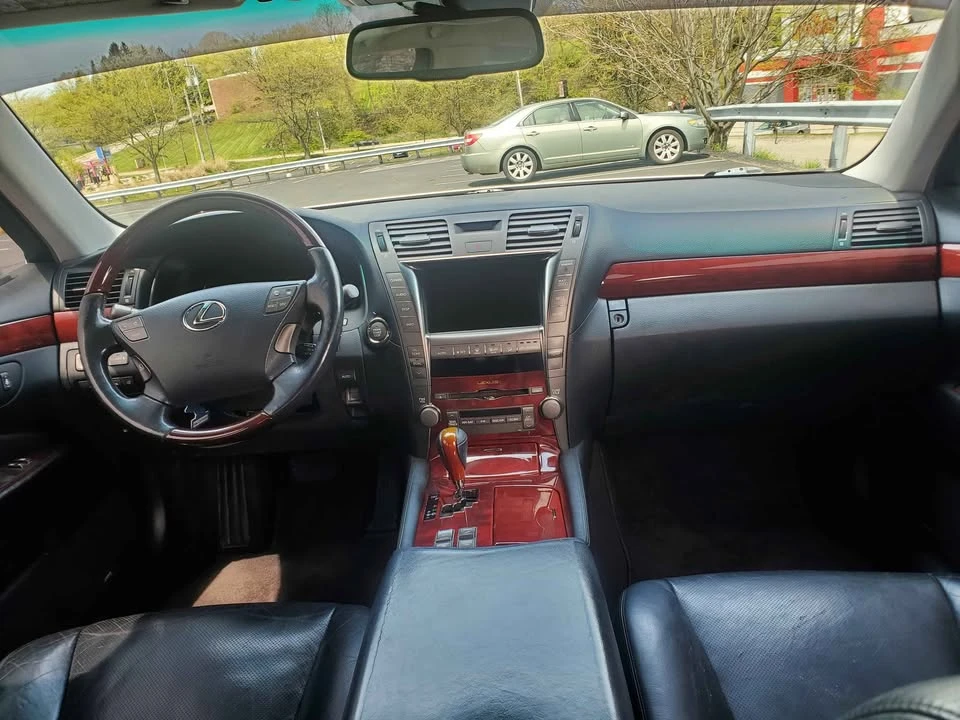 2009 Lexus LS 4th Gen - Image 9 of 12