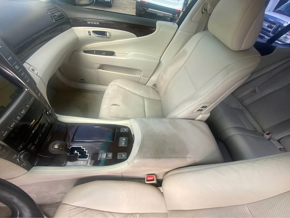 2009 Lexus LS 4th Gen - Image 10 of 13