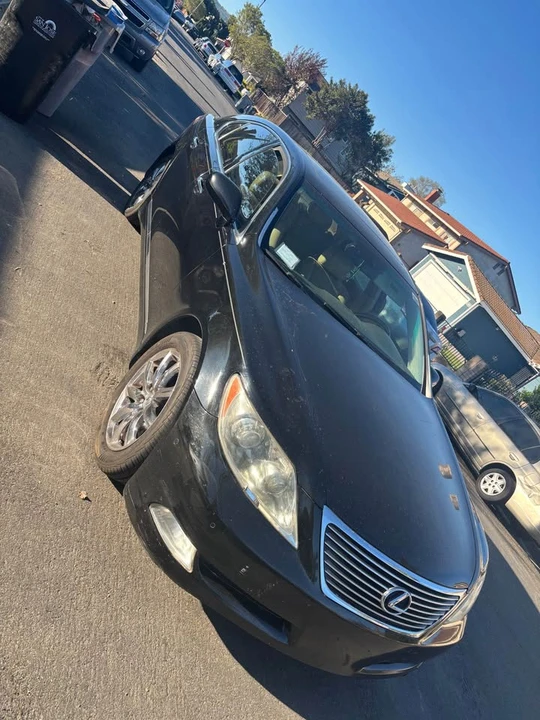 2009 Lexus LS 4th Gen - Image 2 of 10