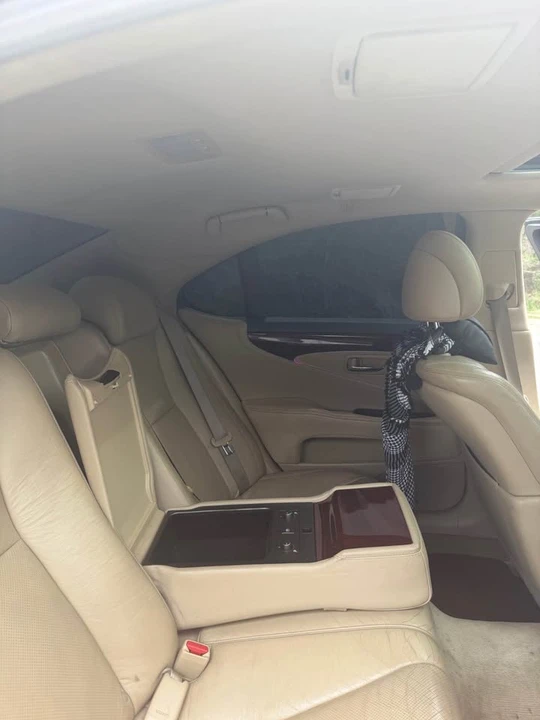 2009 Lexus LS 4th Gen - Image 12 of 14