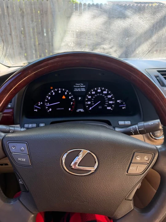 2009 Lexus LS 4th Gen - Image 6 of 7