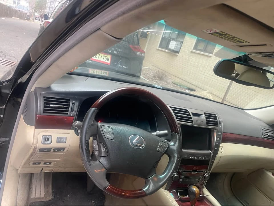 2009 Lexus LS 4th Gen - Image 2 of 5