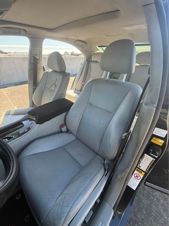 2009 Lexus LS 4th Gen - Image 5 of 8