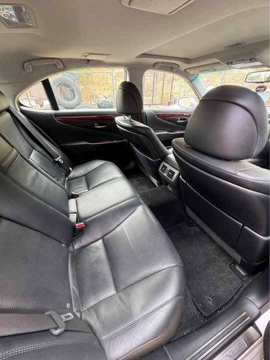 2009 Lexus LS 4th Gen - Image 3 of 4
