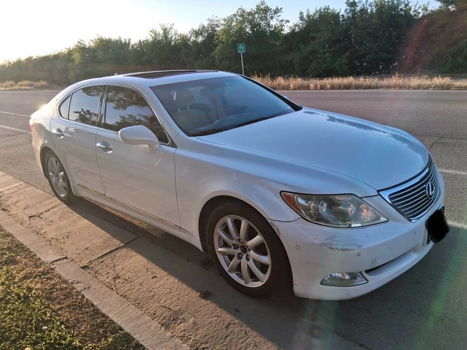 2009 Lexus LS 4th Gen - Image 5 of 5