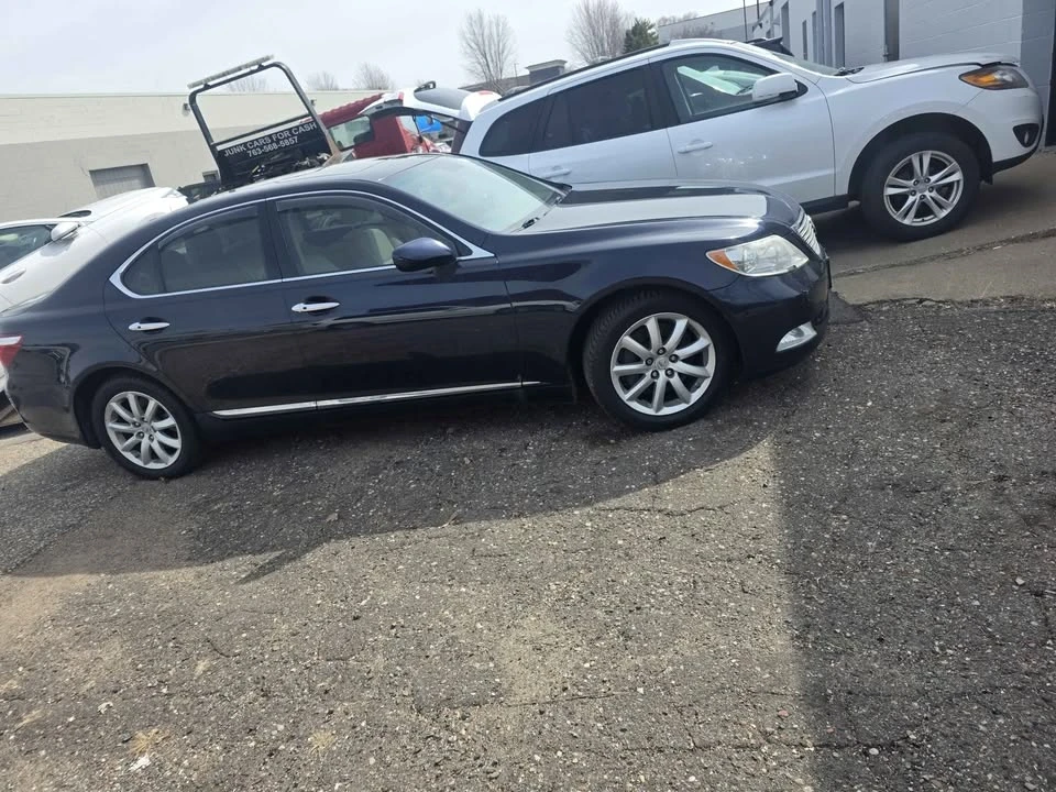 2009 Lexus LS 4th Gen - Image 6 of 8