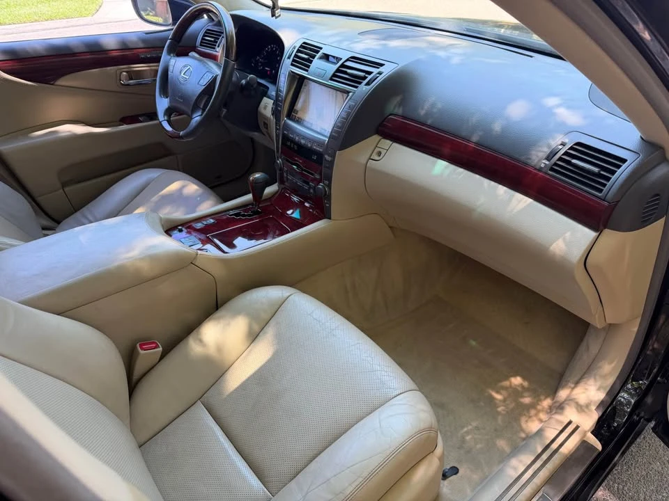 2009 Lexus LS 4th Gen - Image 11 of 19