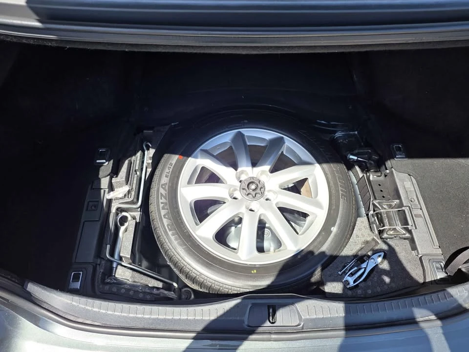 2009 Lexus LS 4th Gen - Image 14 of 18