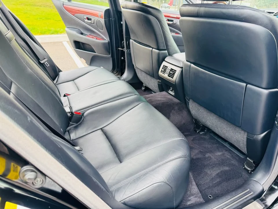2009 Lexus LS 4th Gen - Image 11 of 17