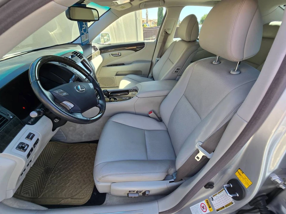 2009 Lexus LS 4th Gen - Image 12 of 20