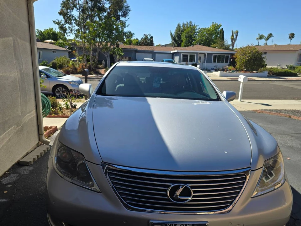 2009 Lexus LS 4th Gen - Image 2 of 20