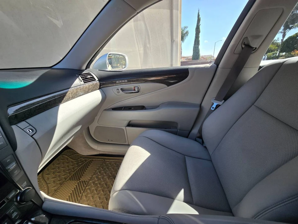 2009 Lexus LS 4th Gen - Image 9 of 20