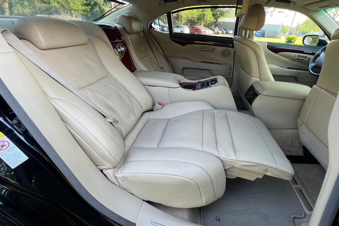 2009 Lexus LS 4th Gen - Image 28 of 31