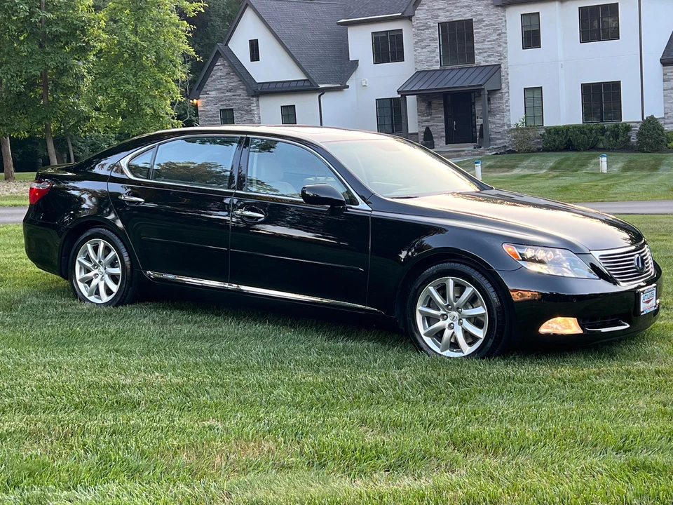 2009 Lexus LS 4th Gen - Image 11 of 31