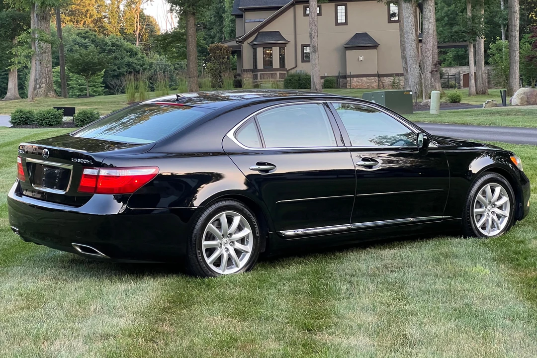 2009 Lexus LS 4th Gen - Image 9 of 31