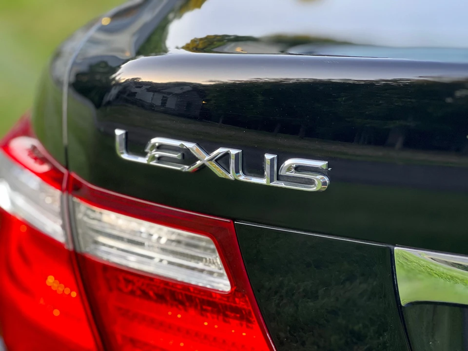 2009 Lexus LS 4th Gen - Image 19 of 31