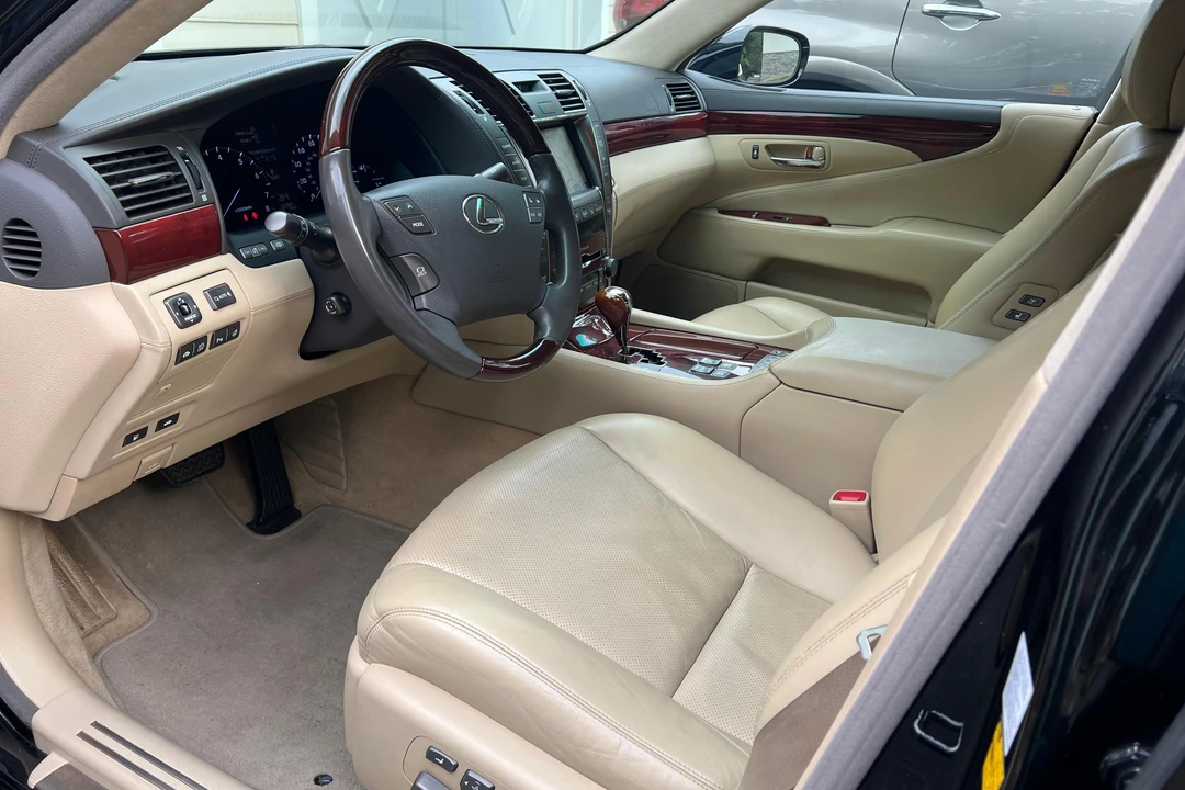 2009 Lexus LS 4th Gen - Image 26 of 31