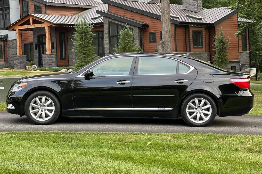 2009 Lexus LS 4th Gen - Image 3 of 31