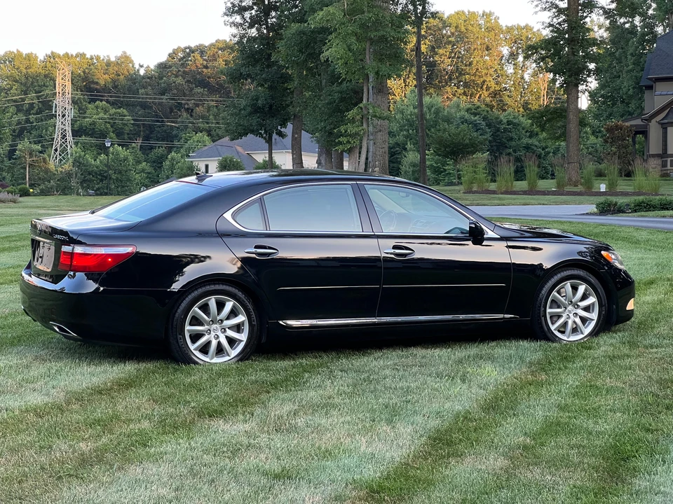 2009 Lexus LS 4th Gen - Image 10 of 31