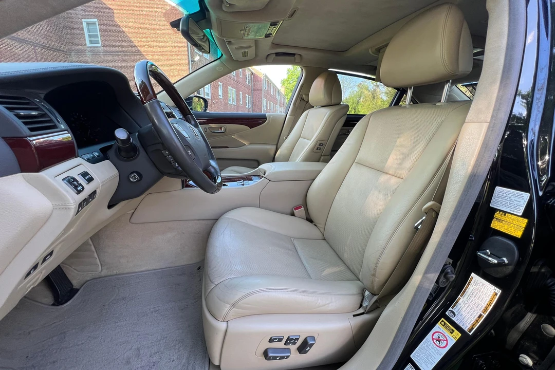 2009 Lexus LS 4th Gen - Image 27 of 31